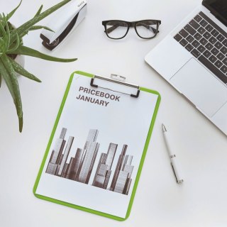 Deska z klipem (podkład do pisania) A4 WOW zielona Leitz (39710064)